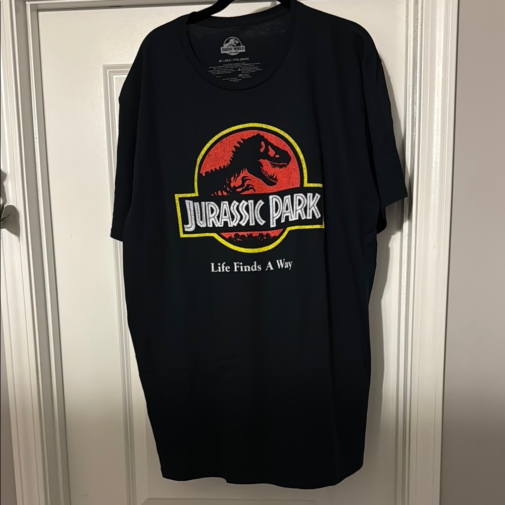 Black Jurassic Park Graphic T-Shirt 2xl